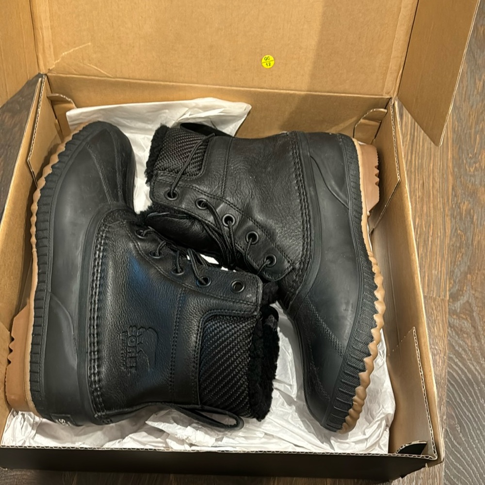 Sorel Cheyanne II Lux - Black, Size 10, Brand New